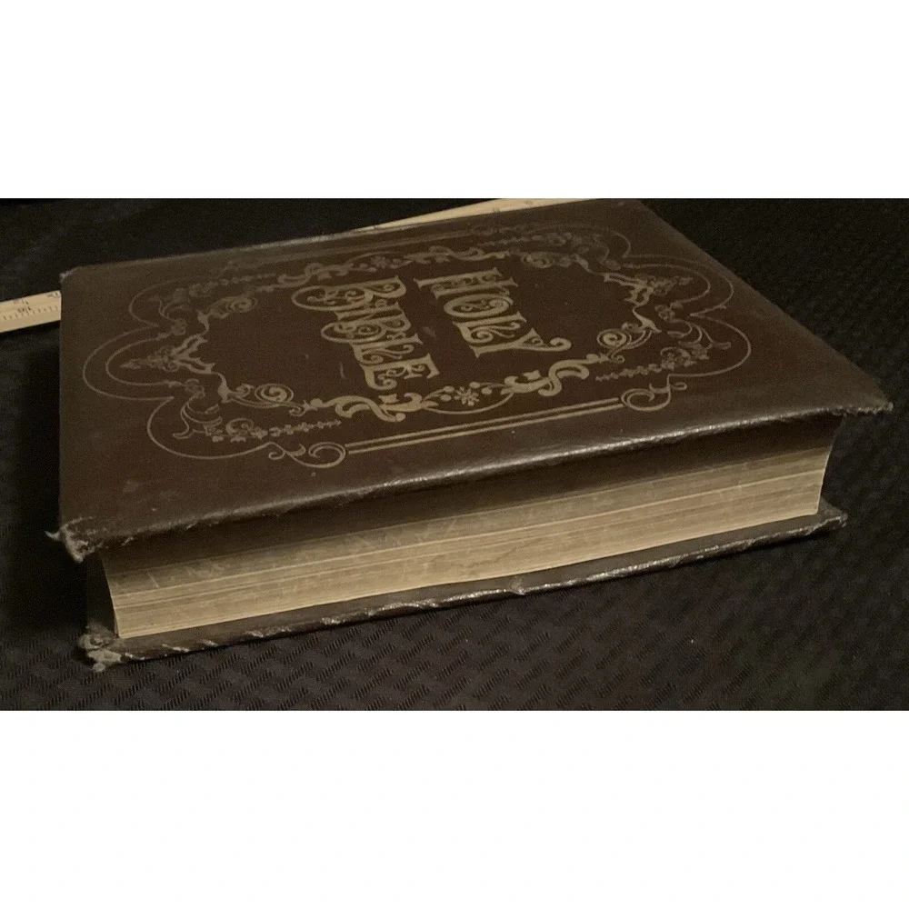 Vintage Holy Bible Family Record Edition, Red Letter,‎ King James Version